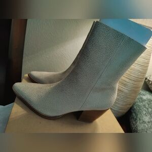 Matisse Caty ivory mini leopard boots